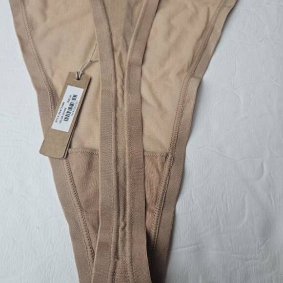 SKIMS PANTY NWT - Picture 8 of 8
